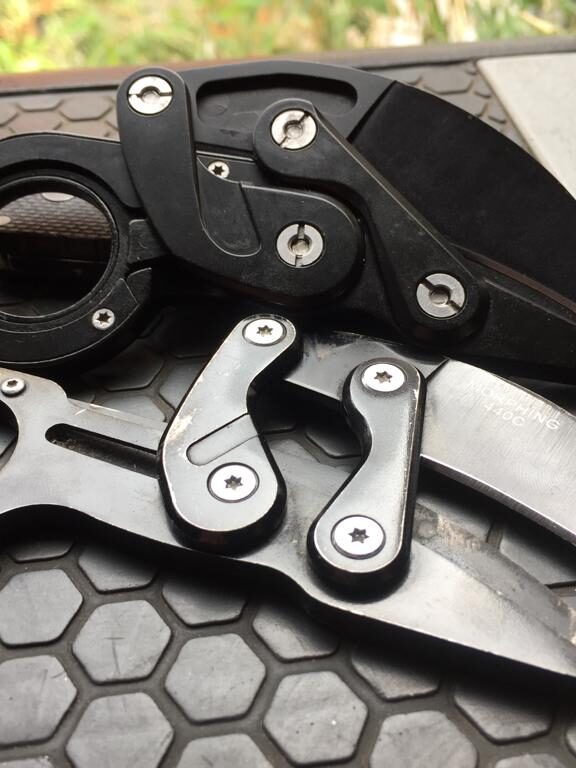 Karambit de apertura especial, obsequiada en el curso de manipulación de Karambit