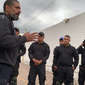 ESCOLTAS ENFRENTAMIENTO CUERPO A CUERPO